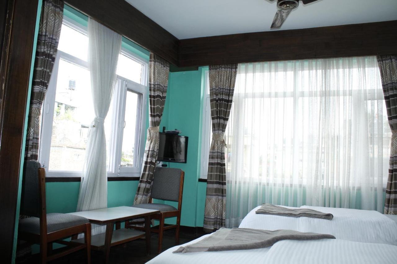 Mount Annapurna Guest House Катманду Экстерьер фото